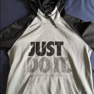 Boys Nike sweatshirt🖊🖇